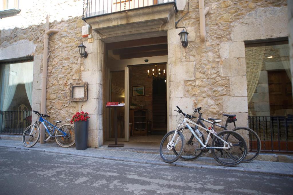Fonda Mitja Hotel Torroella De Montgri Exterior photo